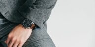 homme costume montre bien choisir critères