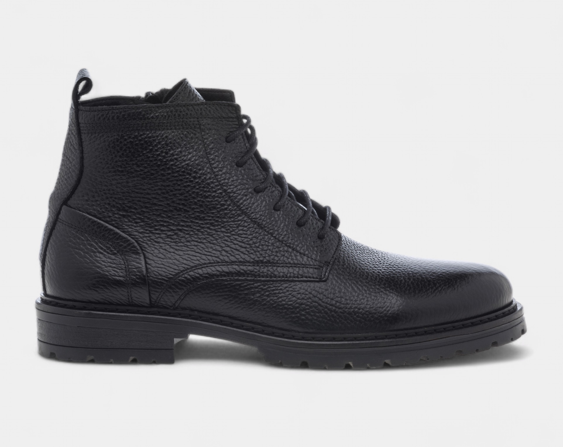 Pur cuir, zip malin et confort assuré : zoom sur le modèle Midtown District