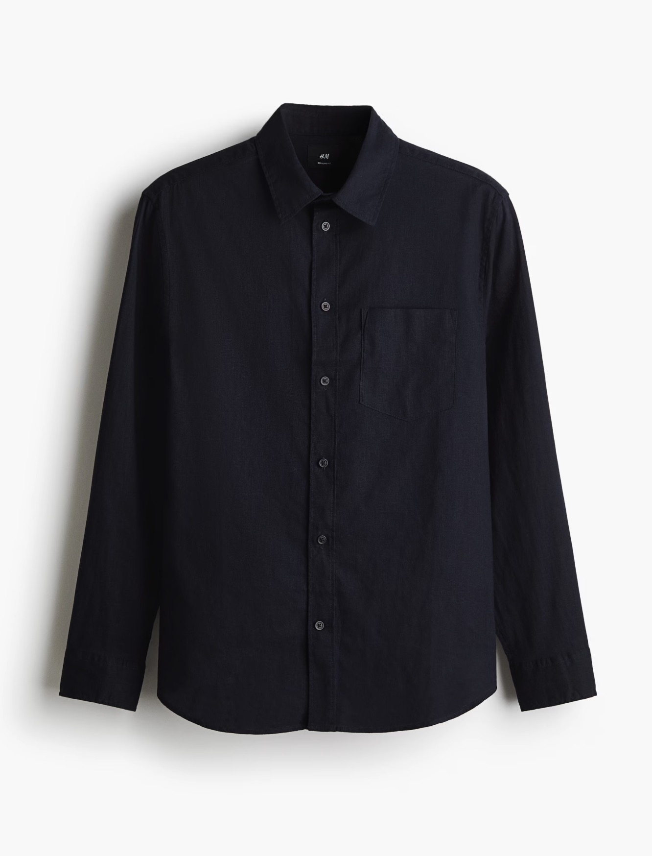 Le bon plan de la semaine : H&M casse les prix sur la chemise en lin mixé