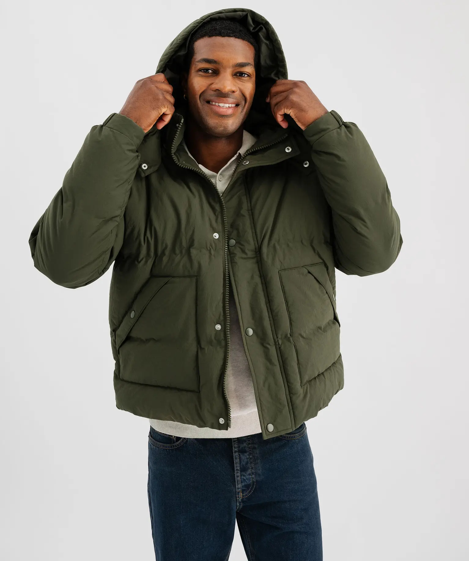 Zoom sur les détails qui changent tout : la doudoune pensée pour l'homme moderne