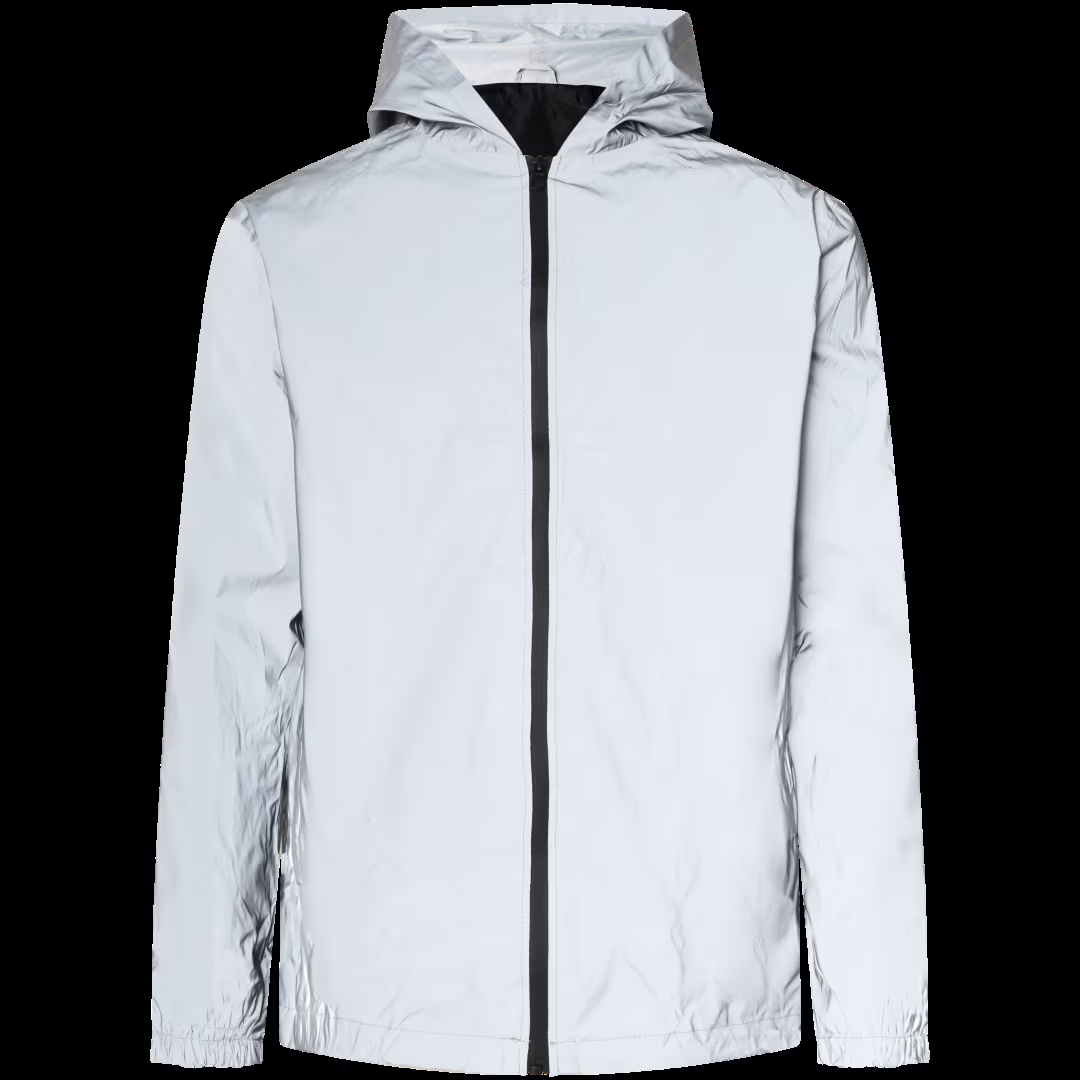 Zoom sur la veste imperméable : design stylé, petits détails qui font la différence